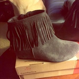 NWOT Comfortiva Suede Fringe Bootie Great Gift♥️